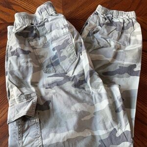 American Eagle camo joggers | size 10